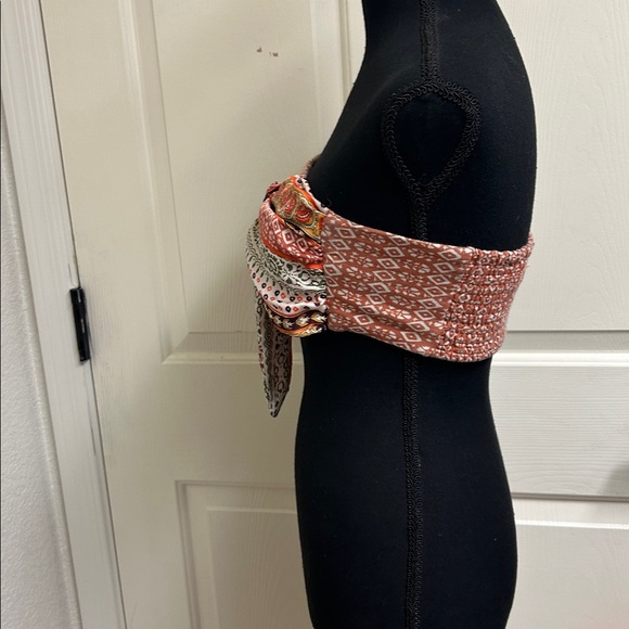 Anthropologie One Shoulder Scarf
Crop Top XSmall - Picture 6 of 7